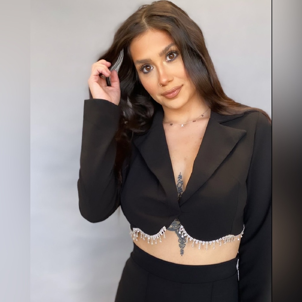 Elegant Black Cropped Blazer with Crystal Detailing
